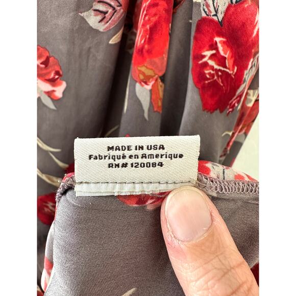 TUCKER | 100% Silk Floral Blouse Gray Red Rose Print Boho Peasant Top | Size P - Picture 8 of 9